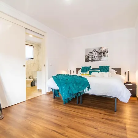 Do Pinheiro Apartment